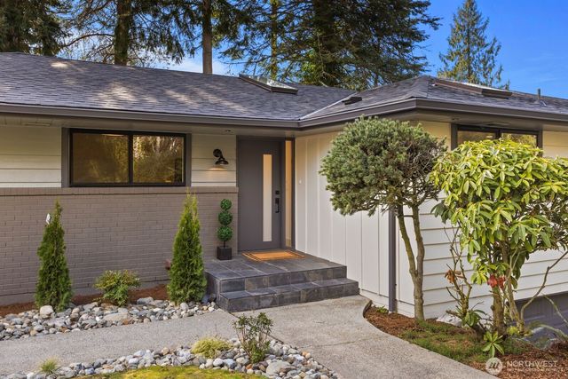 16858 76th Avenue W, Edmonds, WA 98026