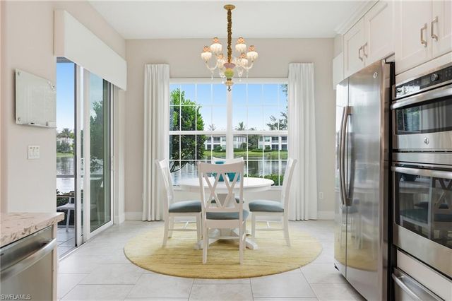 8066 Signature Club CIR 102, Naples, FL 34113