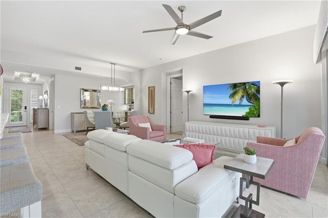 8066 Signature Club CIR 102, Naples, FL 34113