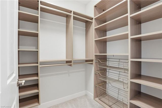 8066 Signature Club CIR 102, Naples, FL 34113