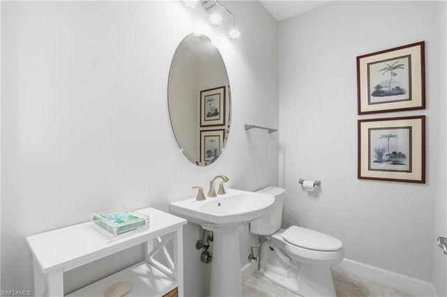 8066 Signature Club CIR 102, Naples, FL 34113
