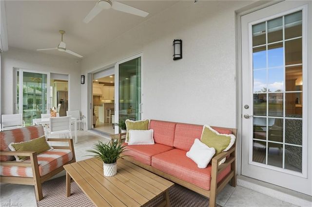 8066 Signature Club CIR 102, Naples, FL 34113