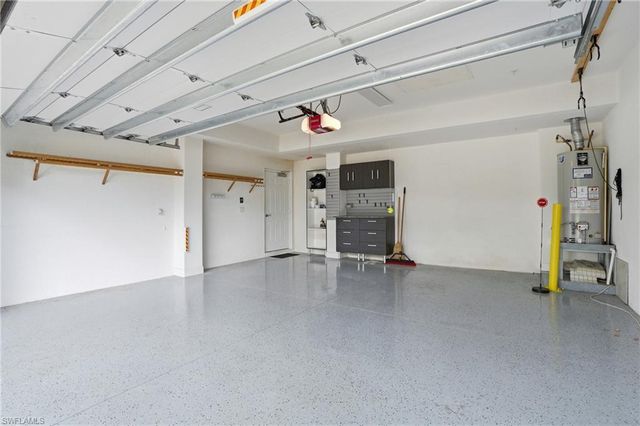 8066 Signature Club CIR 102, Naples, FL 34113