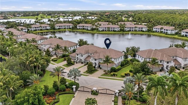 8066 Signature Club CIR 102, Naples, FL 34113