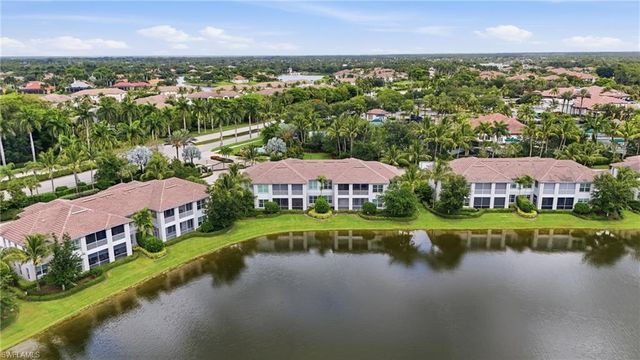 8066 Signature Club CIR 102, Naples, FL 34113