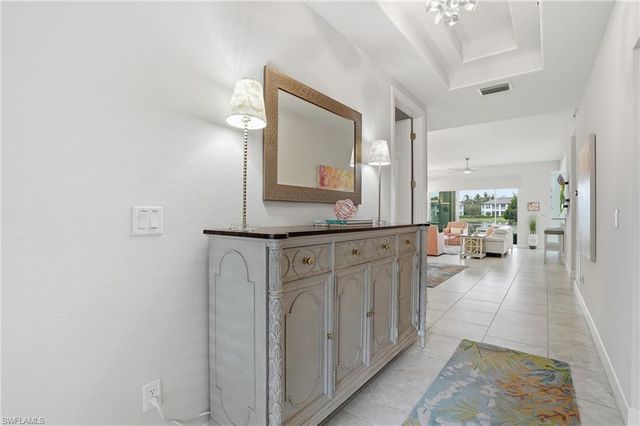 8066 Signature Club CIR 102, Naples, FL 34113