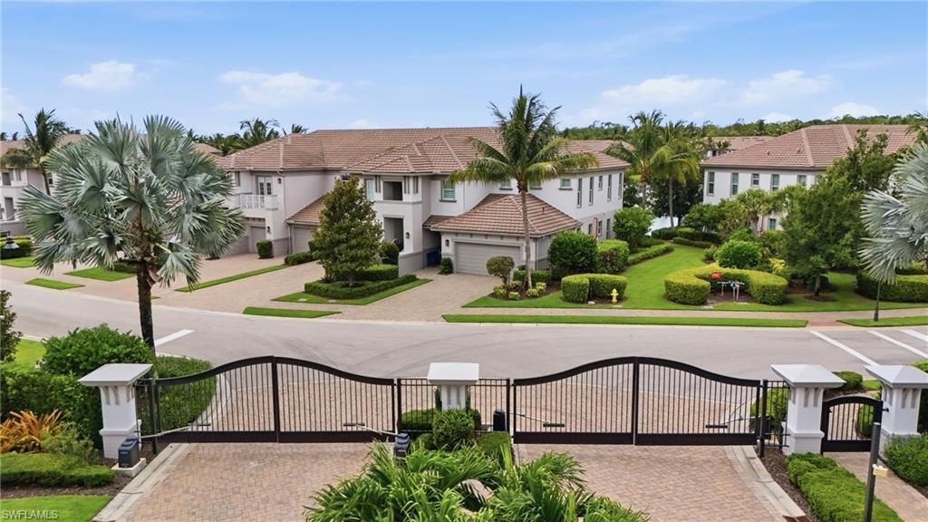 8066 Signature Club CIR 102, NAPLES, FL 34113 — photo 3