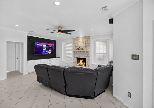 2805 Pine View Drive, Grapevine, TX 76051