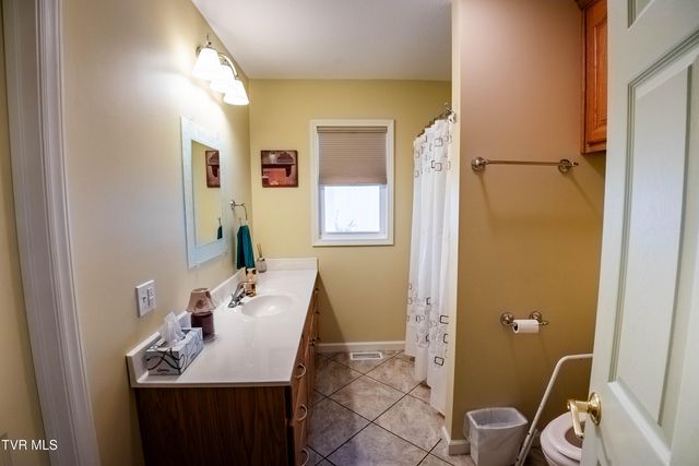 137 Snapp Road, Church Hill, TN 37642