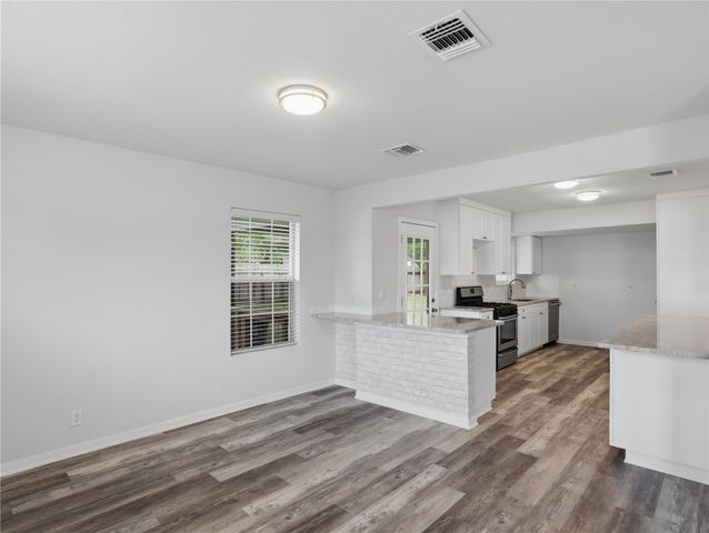 1509 Hill ST, Bastrop, TX 78602