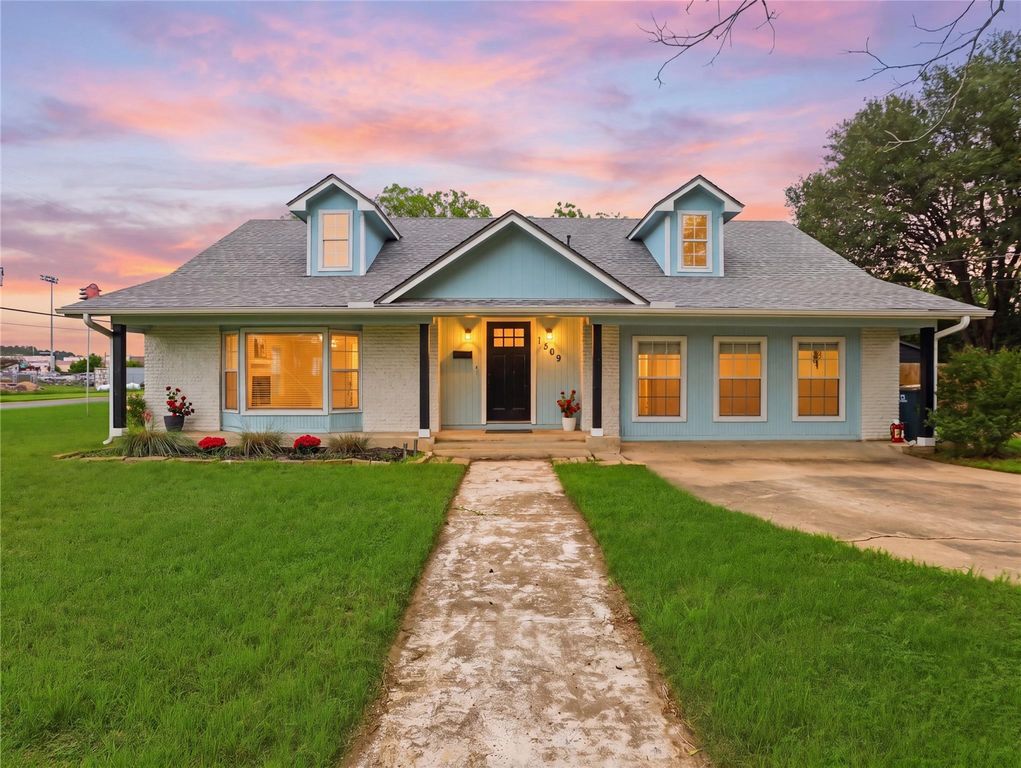 1509 Hill ST, Bastrop, TX 78602