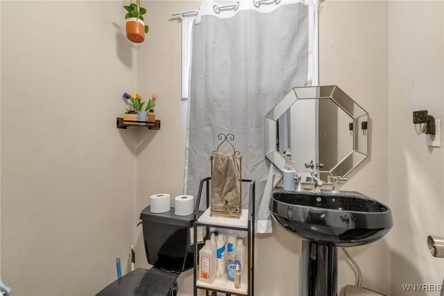 11 Pheasant Run Road, Amherst, NY 14228