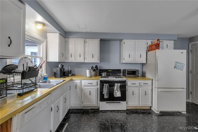 11 Pheasant Run Road, Amherst, NY 14228