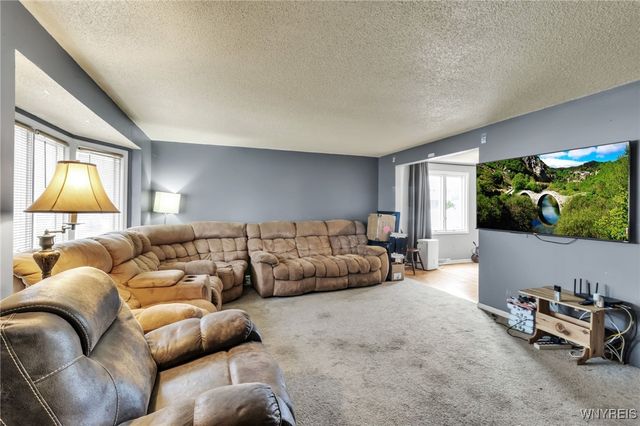 11 Pheasant Run Road, Amherst, NY 14228