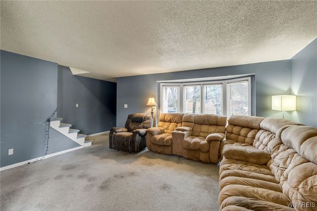 11 Pheasant Run Road, Amherst, NY 14228