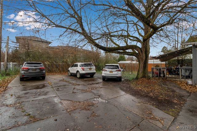 11 Pheasant Run Road, Amherst, NY 14228