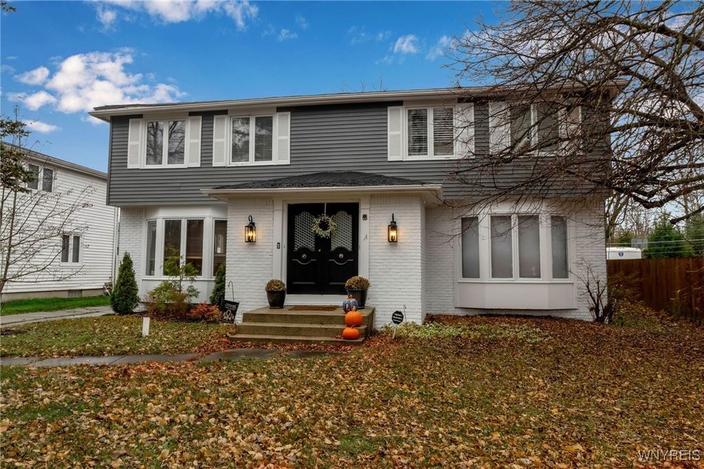 11 Pheasant Run Road, Amherst, NY 14228