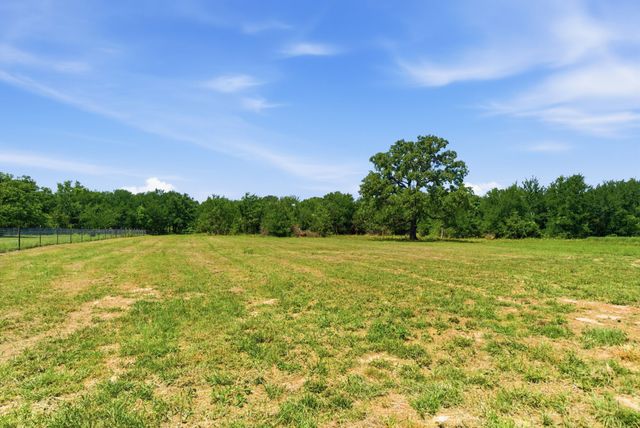 2501 Cowley Road, Whitt, TX 76490