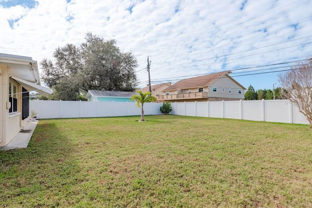 2028 DOUGLAS AVENUE, Dunedin, FL 34698