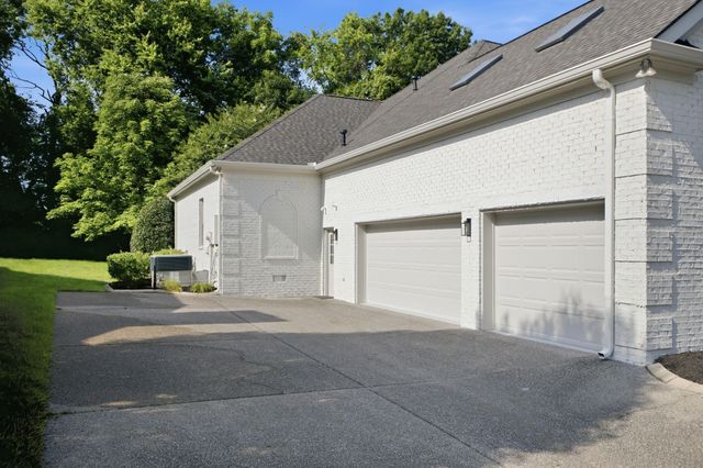 9067 Fallswood Ln, Brentwood, TN 37027