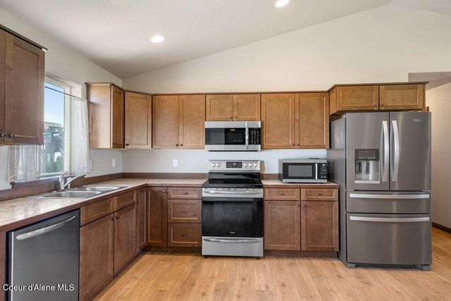 12090 N Zorich St, Rathdrum, ID 83858