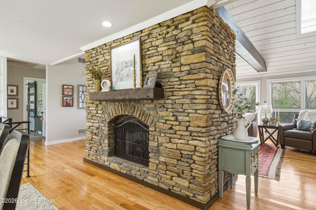 17500 Creek Rock Rd, Fisherville, KY 40023