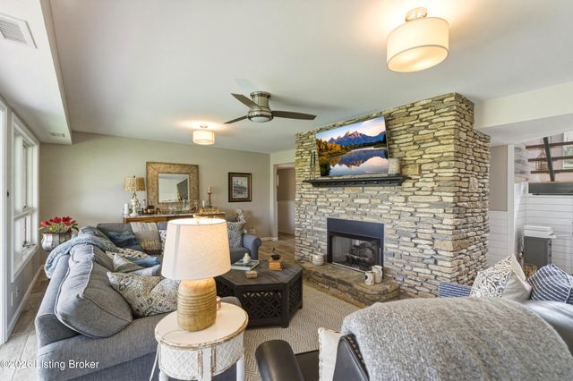17500 Creek Rock Rd, Fisherville, KY 40023