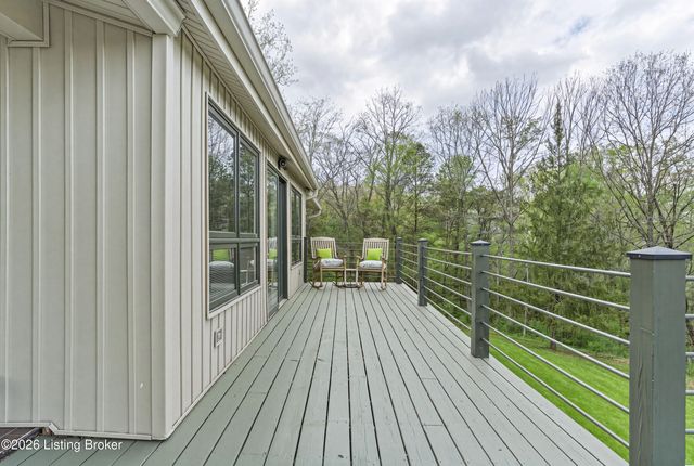 17500 Creek Rock Rd, Fisherville, KY 40023