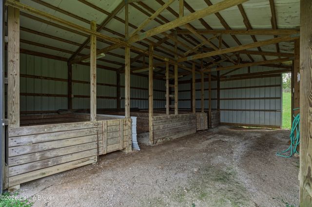 17500 Creek Rock Rd, Fisherville, KY 40023