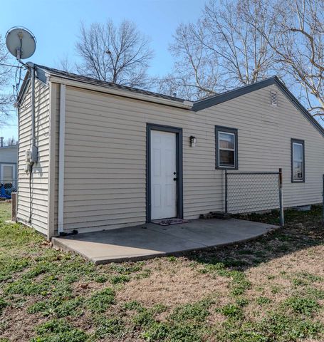 224 N Maynard Ave, Haysville, KS 67060