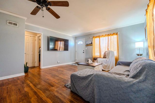 224 N Maynard Ave, Haysville, KS 67060