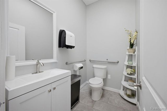 22720 Michigan Avenue, Dearborn, MI 48124