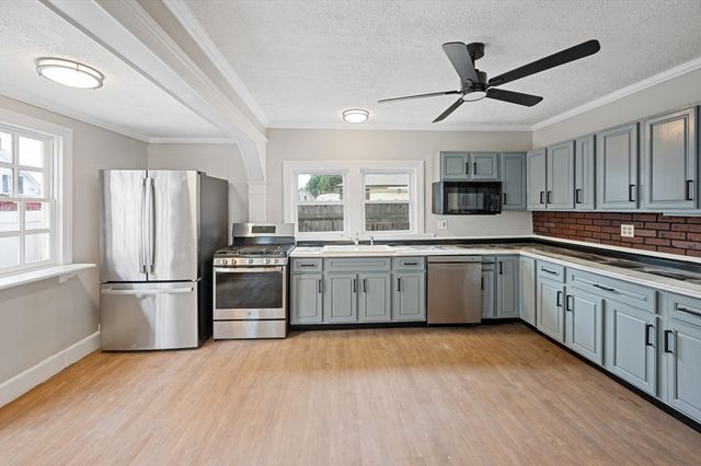 4 Pollard Ave, Lowell, MA 01850