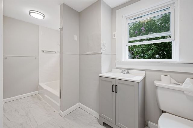 4 Pollard Ave, Lowell, MA 01850