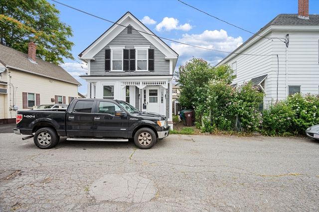 4 Pollard Ave, Lowell, MA 01850