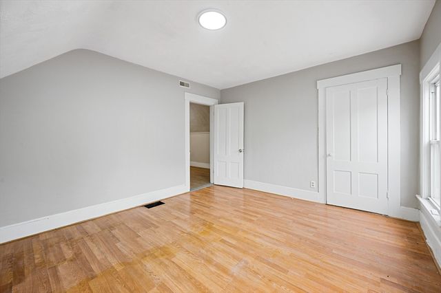 4 Pollard Ave, Lowell, MA 01850