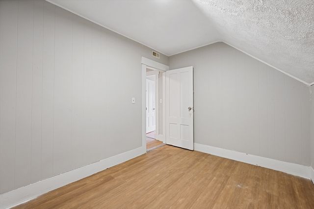 4 Pollard Ave, Lowell, MA 01850