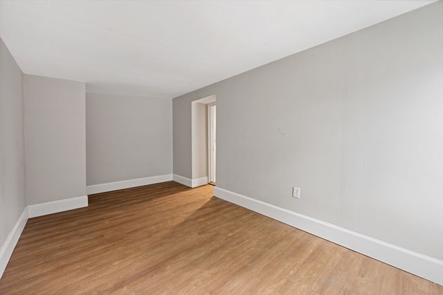 4 Pollard Ave, Lowell, MA 01850