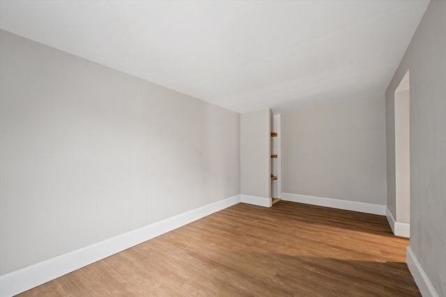 4 Pollard Ave, Lowell, MA 01850