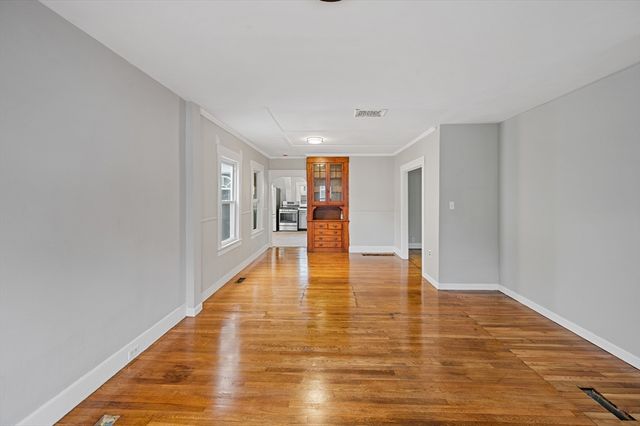 4 Pollard Ave, Lowell, MA 01850