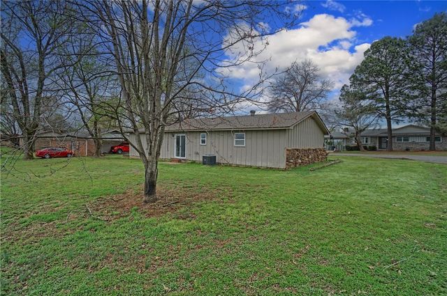 148 Bragg Circle, Russellville, AR 72802