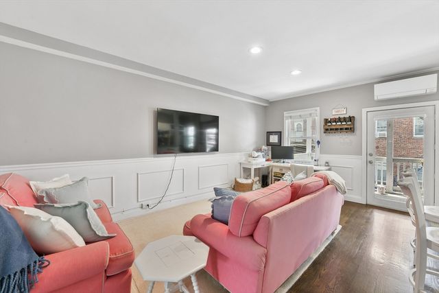 253 Gold St 2, Boston, MA 02127