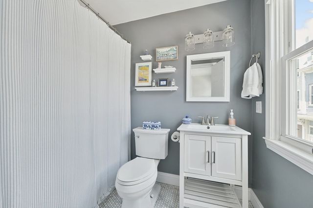 253 Gold St 2, Boston, MA 02127