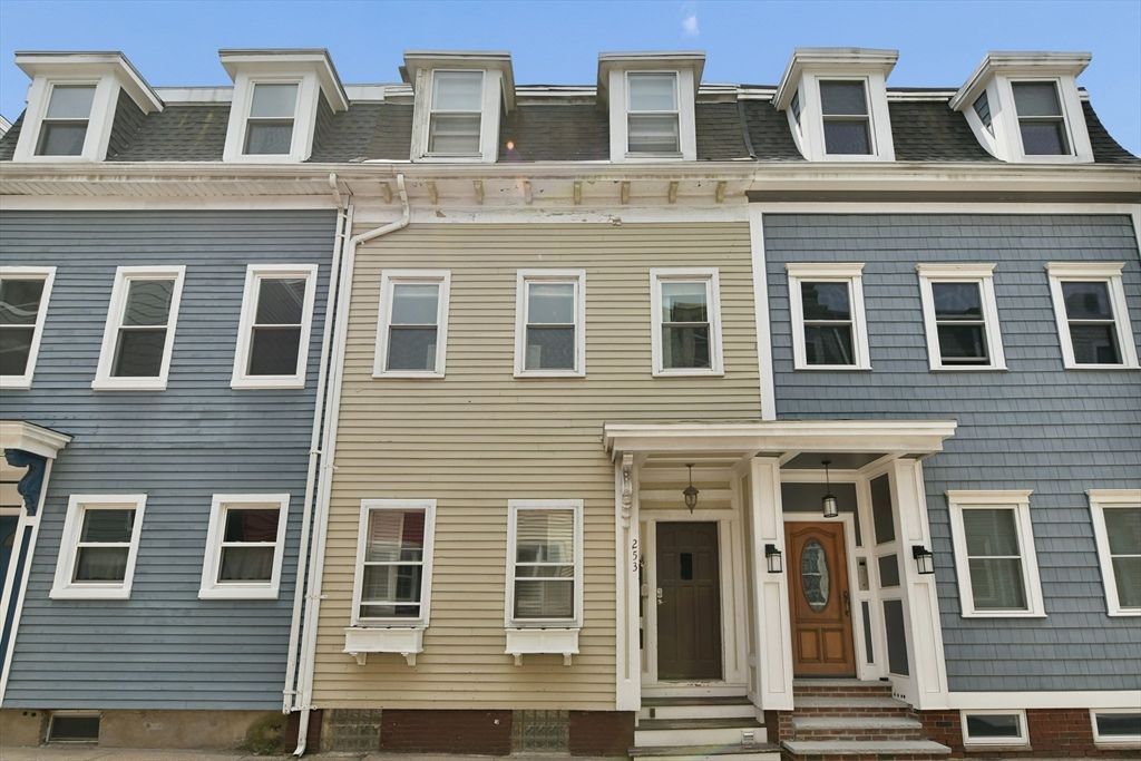 253 Gold St 2, Boston, MA 02127