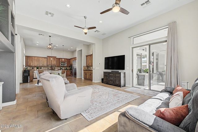 40802 N THUNDER HILLS Court, Phoenix, AZ 85086