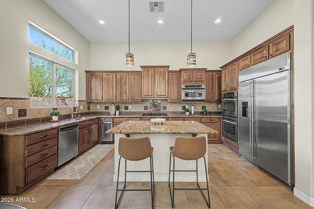 40802 N THUNDER HILLS Court, Phoenix, AZ 85086