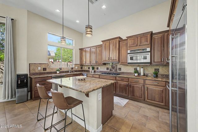 40802 N THUNDER HILLS Court, Phoenix, AZ 85086