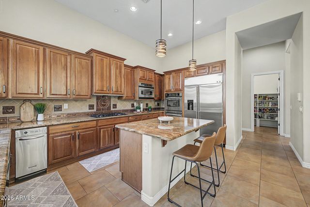 40802 N THUNDER HILLS Court, Phoenix, AZ 85086