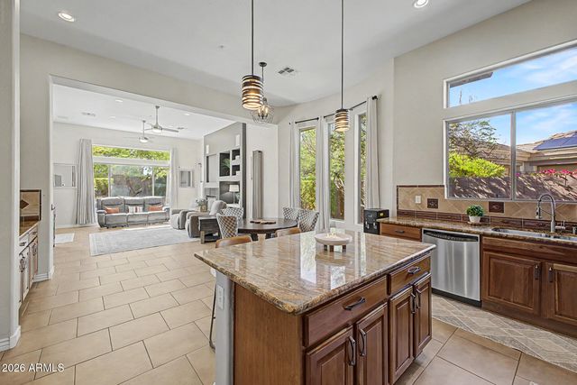 40802 N THUNDER HILLS Court, Phoenix, AZ 85086