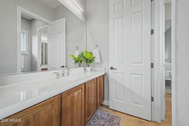 40802 N THUNDER HILLS Court, Phoenix, AZ 85086